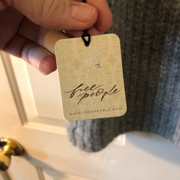 Free People One Jada off shoulder sweater NWT Med - Picture 6 of 6